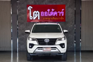 Toyota FORTUNER 2.4 V 2WD 2022 [DCAD]