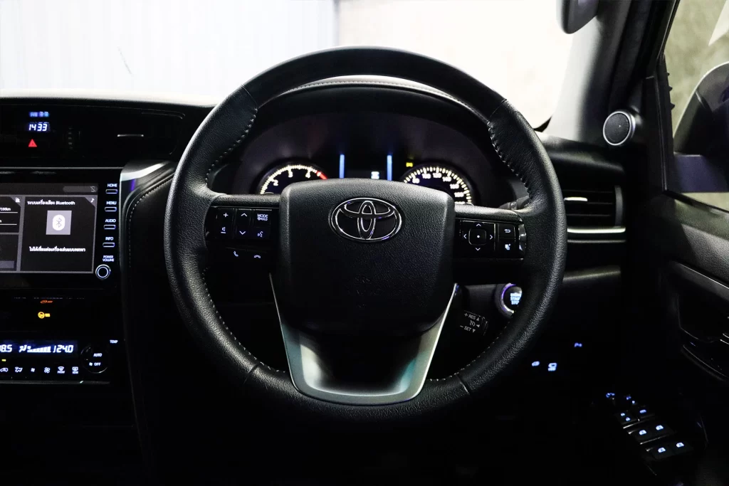 Toyota FORTUNER 2.4 V 2WD 2022 [DCAD]