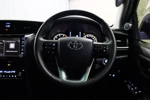 Toyota FORTUNER 2.4 V 2WD 2022 [DCAD]