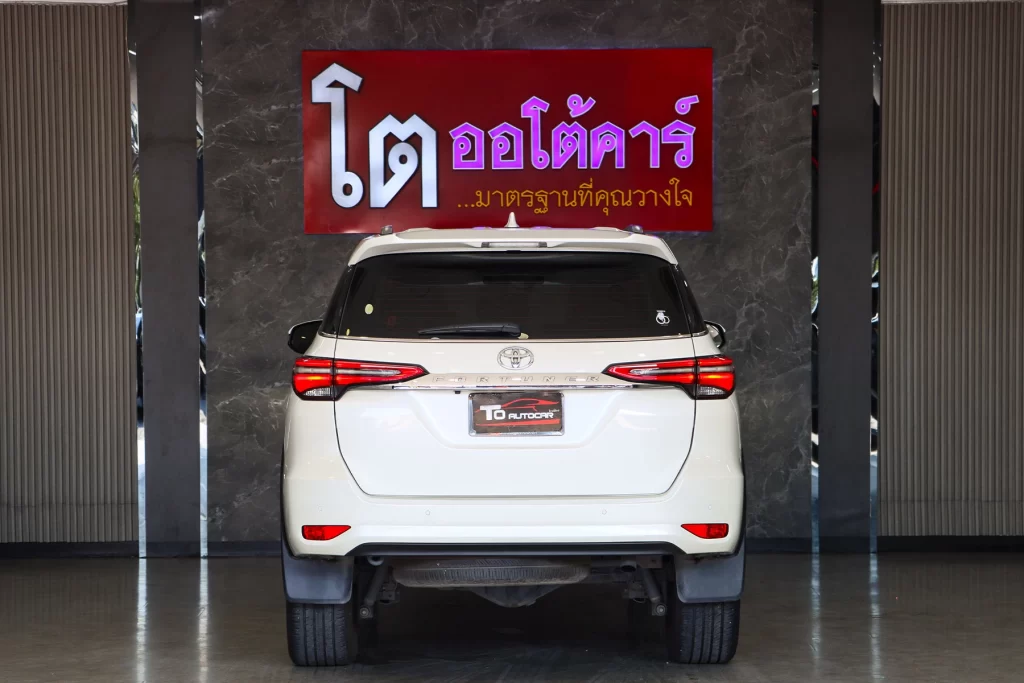 Toyota FORTUNER 2.4 V 2WD 2022 [DCAD]