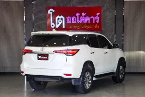 Toyota FORTUNER 2.4 V 2WD 2022 [DCAD]