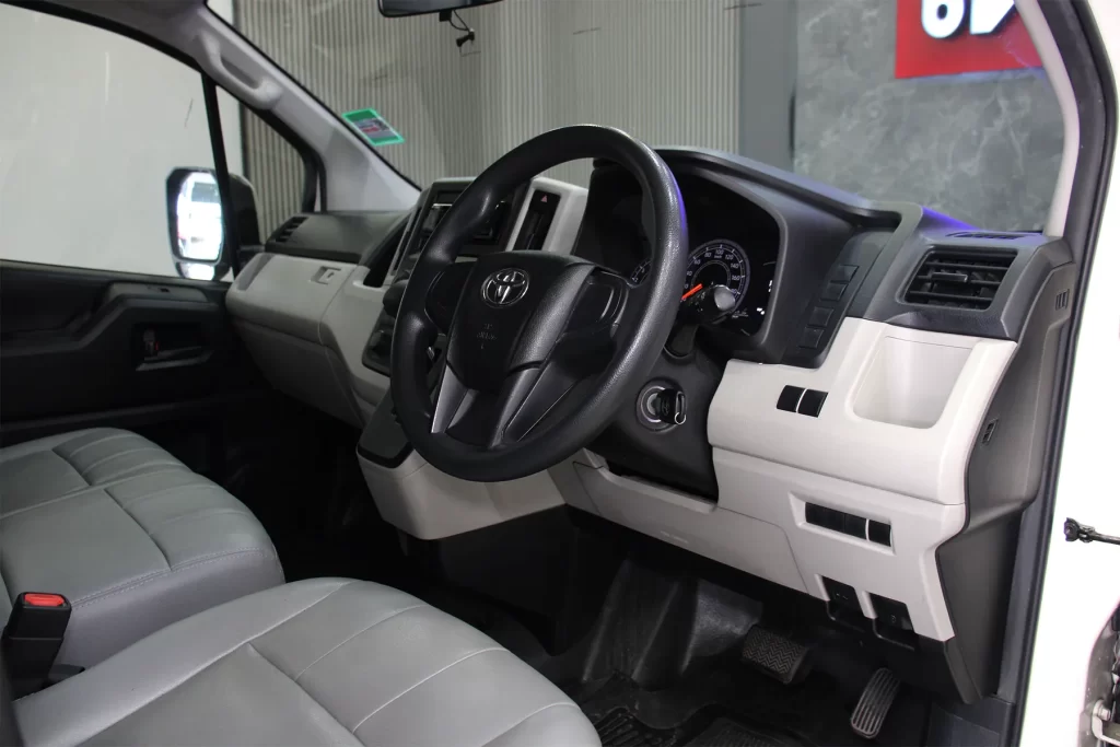 Toyota Commuter 2.8 2021[DHEC]