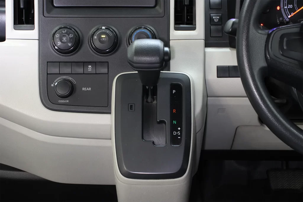 Toyota Commuter 2.8 2021[DHEC]