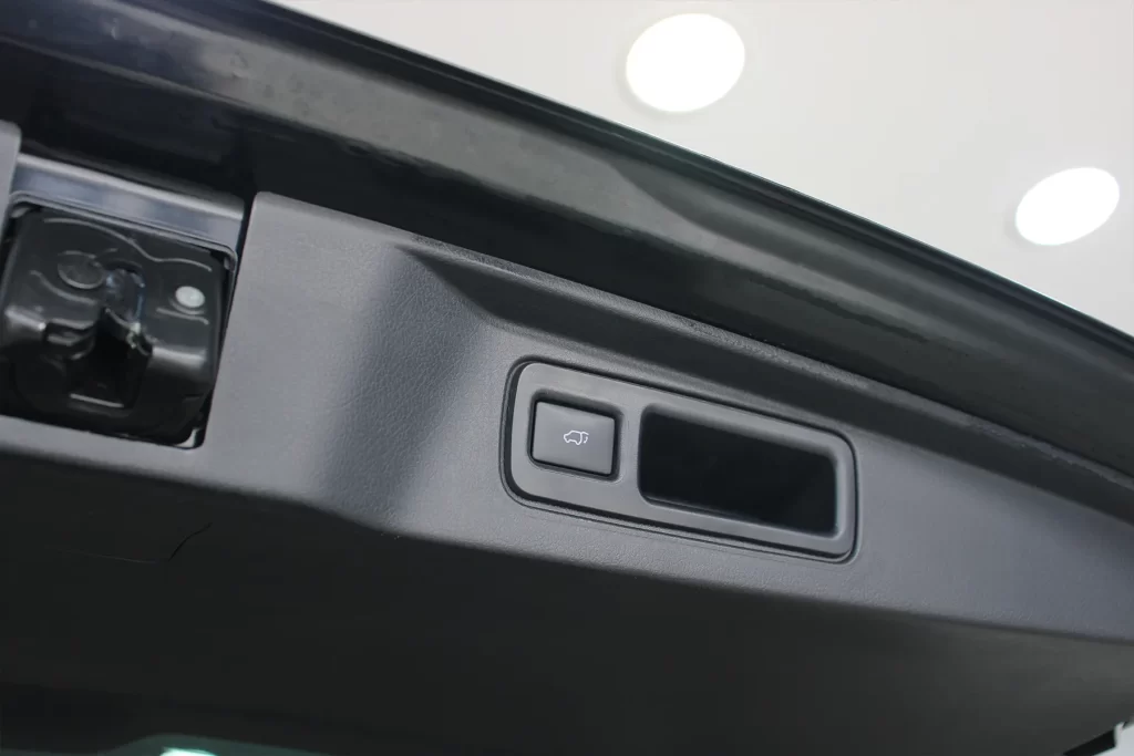 Toyota FORTUNER 2.4 V 2WD 2022 [GGID]