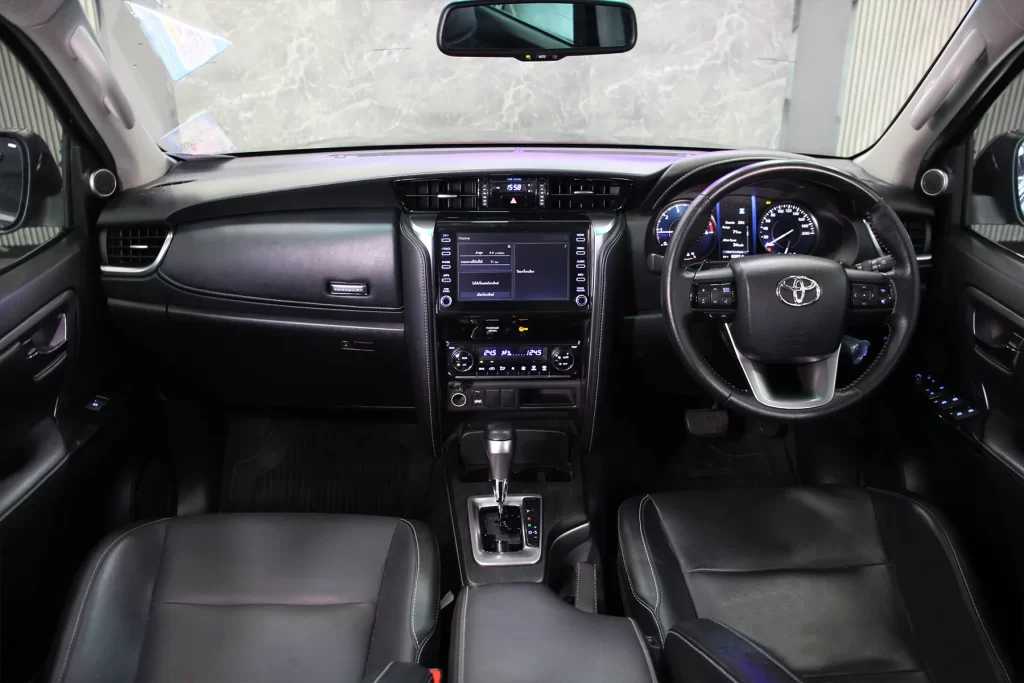 Toyota FORTUNER 2.4 V 2WD 2022 [GGID]