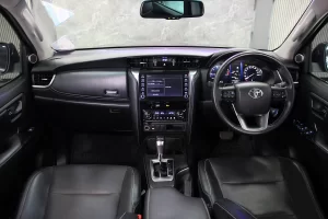 Toyota FORTUNER 2.4 V 2WD 2022 [GGID]