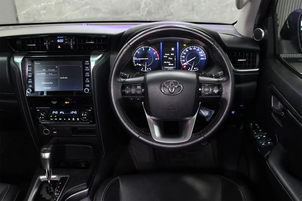 Toyota FORTUNER 2.4 V 2WD 2022 [GGID]