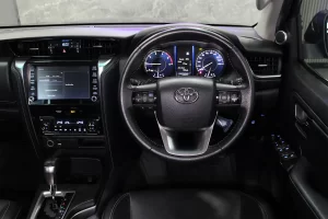 Toyota FORTUNER 2.4 V 2WD 2022 [GGID]