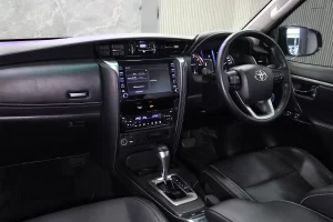 Toyota FORTUNER 2.4 V 2WD 2022 [GGID]