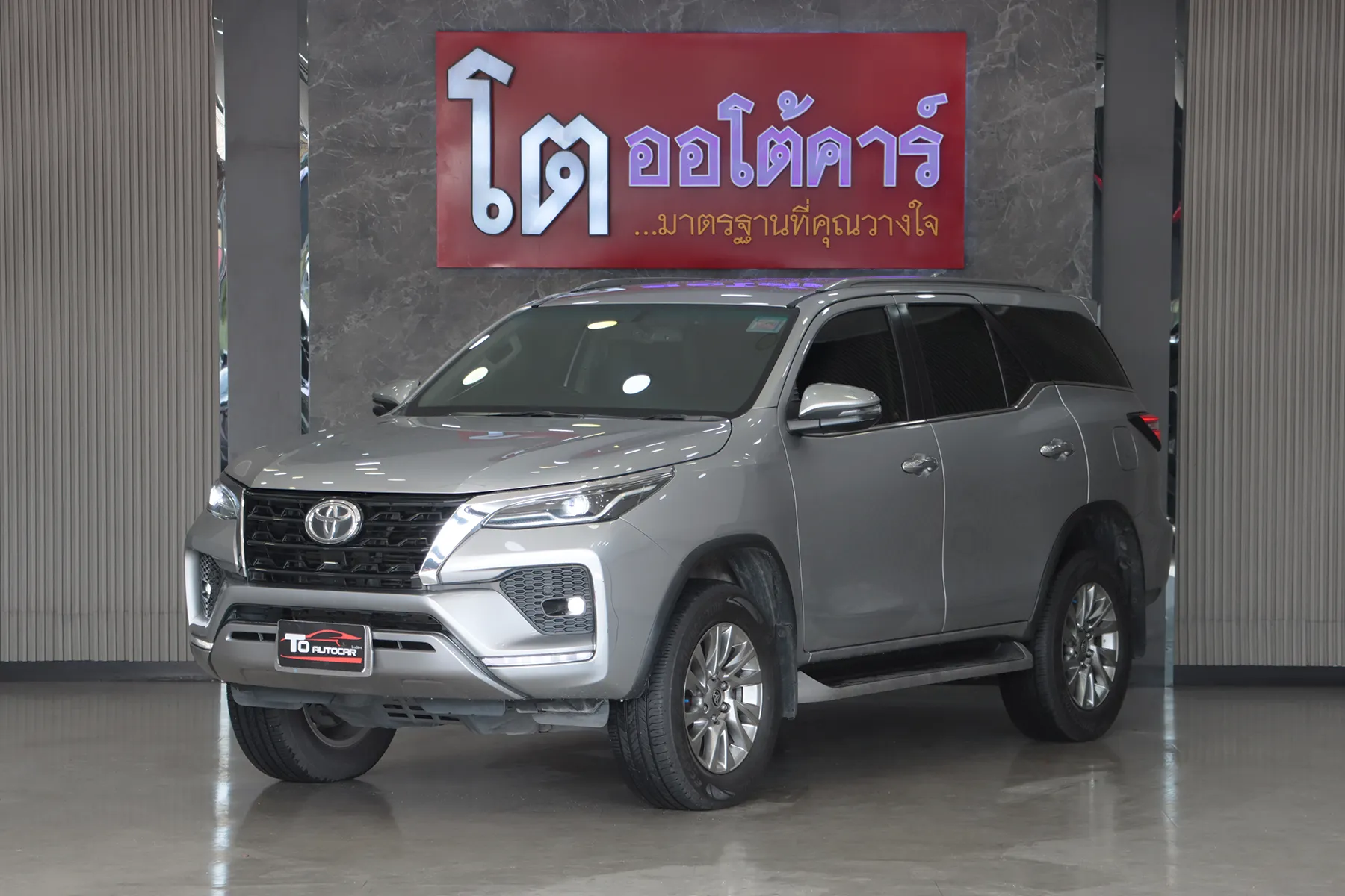 Toyota FORTUNER 2.4 V 2WD 2020 [IFGD]
