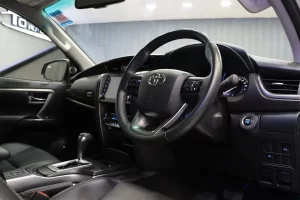 Toyota FORTUNER 2.4 V 2WD 2020 [IFGD]