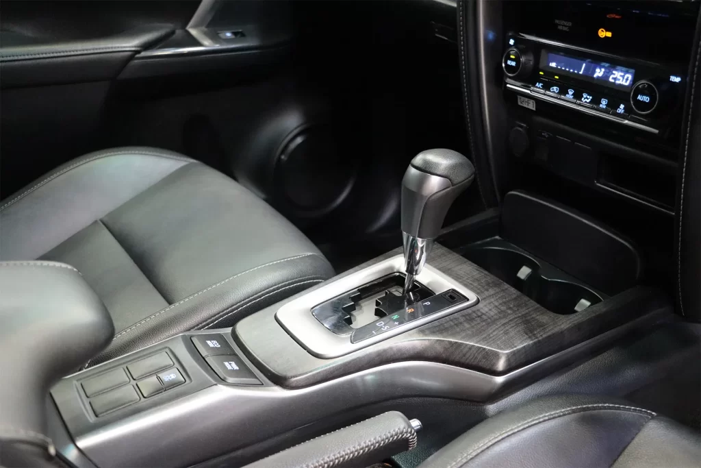 Toyota FORTUNER 2.4 V 2WD 2020 [IFGD]