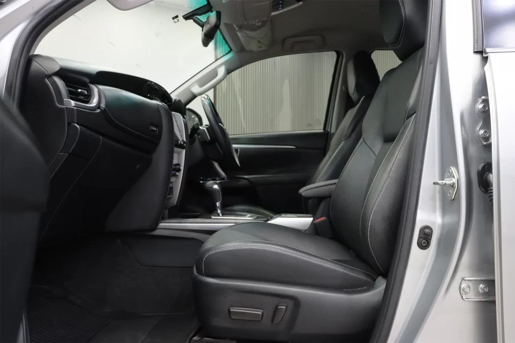 Toyota FORTUNER 2.4 V 2WD 2020 [IFGD]