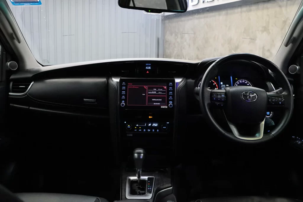 Toyota FORTUNER 2.4 V 2WD 2020 [IFGD]