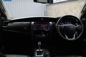 Toyota FORTUNER 2.4 V 2WD 2020 [IFGD]