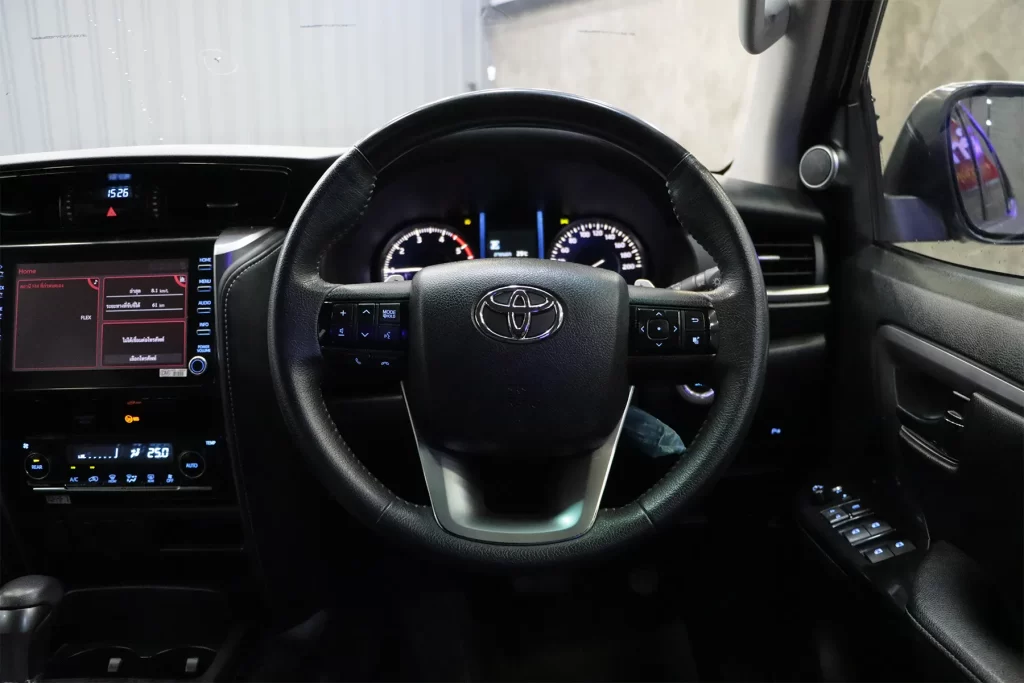 Toyota FORTUNER 2.4 V 2WD 2020 [IFGD]