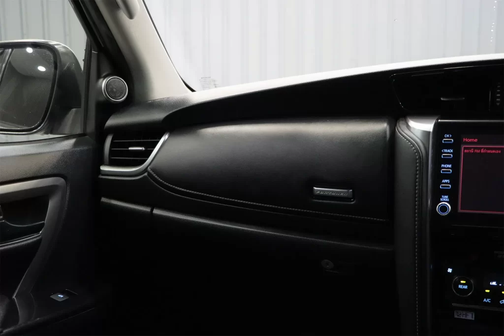 Toyota FORTUNER 2.4 V 2WD 2020 [IFGD]