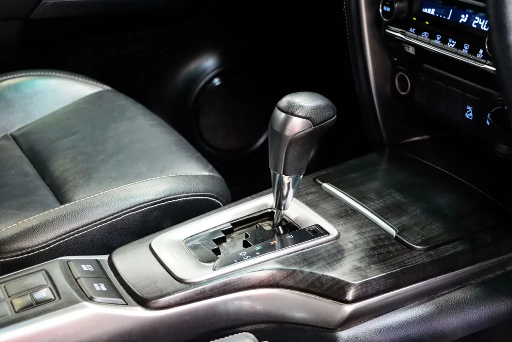 Toyota FORTUNER 2.4 V 4WD 2020 [DCJD]