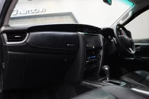 Toyota FORTUNER 2.4 V 4WD 2020 [DCJD]