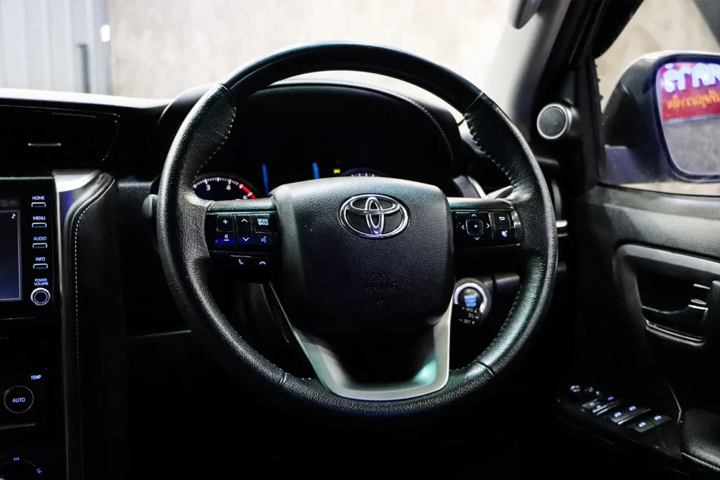 Toyota FORTUNER 2.4 V 4WD 2020 [DCJD]