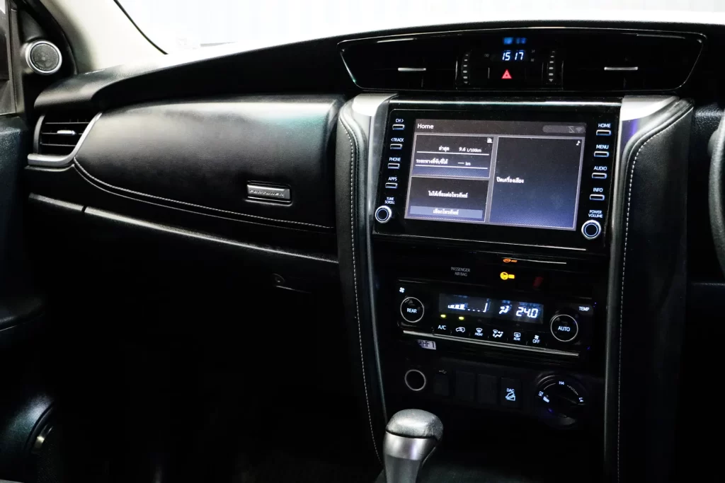 Toyota FORTUNER 2.4 V 4WD 2020 [DCJD]