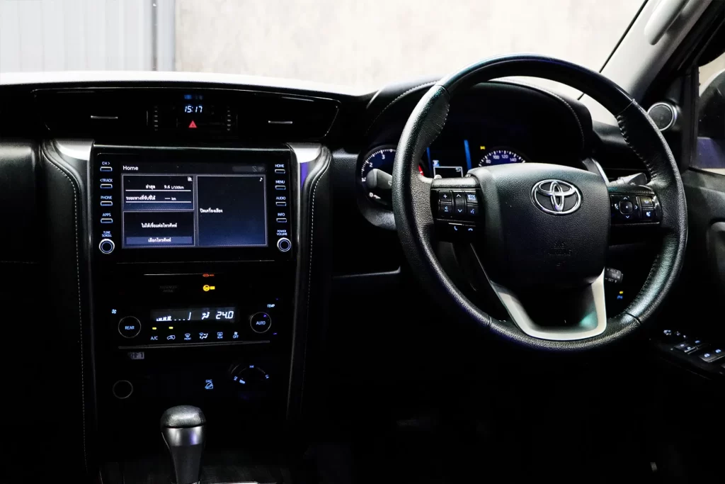 Toyota FORTUNER 2.4 V 4WD 2020 [DCJD]