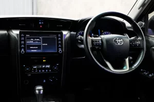 Toyota FORTUNER 2.4 V 4WD 2020 [DCJD]