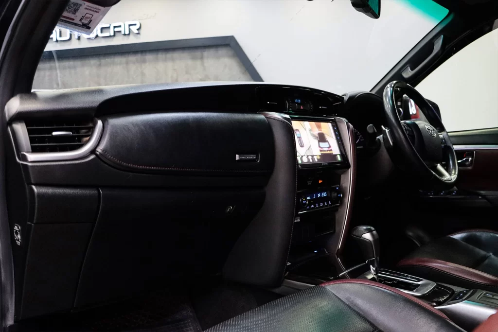 Toyota FORTUNER 2.8 LEGENDER 2WD 2021 [BGEH]