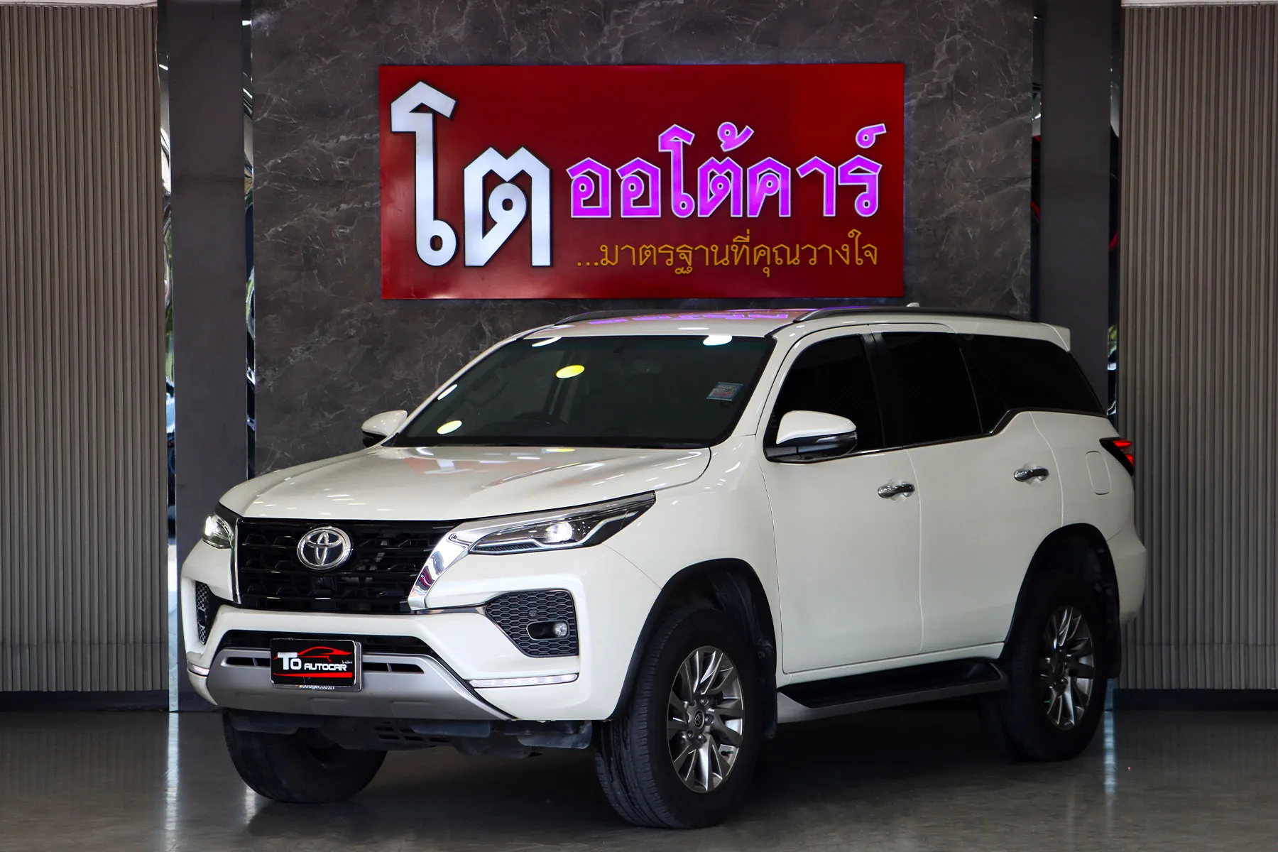 Toyota FORTUNER 2.4 V 2WD 2022 [IFJJ]