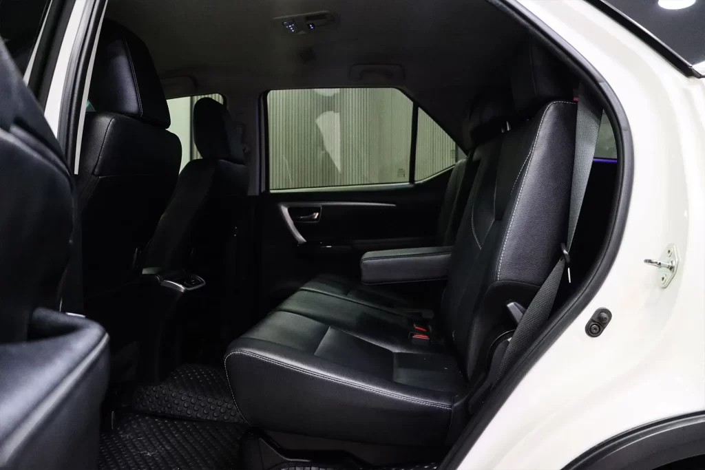 Toyota FORTUNER 2.4 V 2WD 2022 [IFJJ]