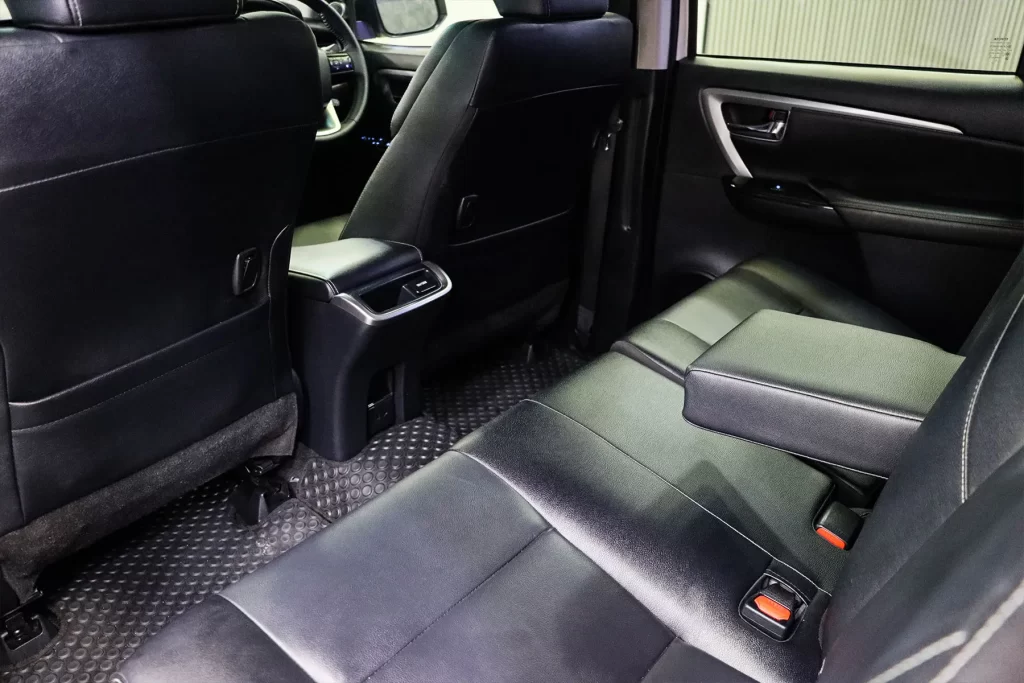 Toyota FORTUNER 2.4 V 2WD 2022 [IFJJ]