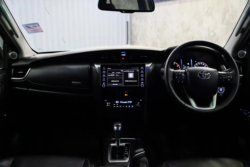 Toyota FORTUNER 2.4 V 2WD 2022 [IFJJ]