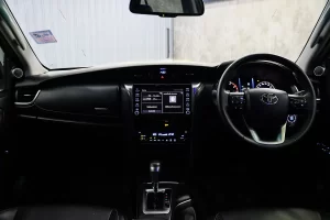 Toyota FORTUNER 2.4 V 2WD 2022 [IFJJ]