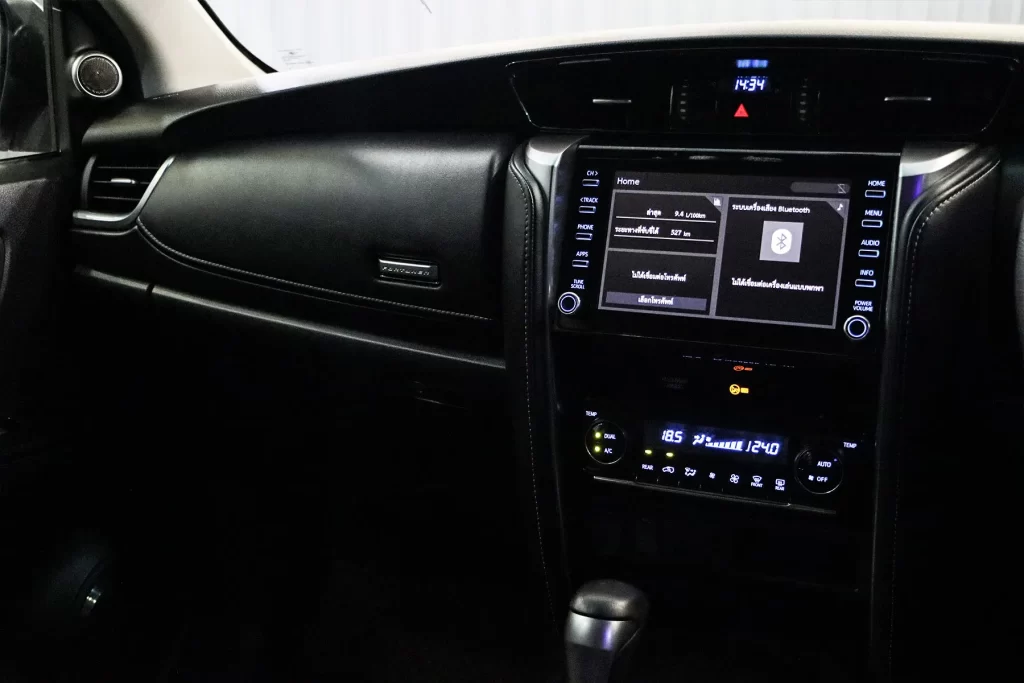 Toyota FORTUNER 2.4 V 2WD 2022 [IFJJ]