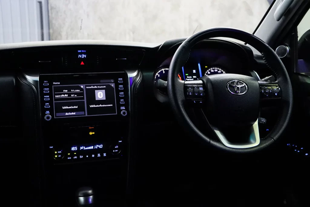 Toyota FORTUNER 2.4 V 2WD 2022 [IFJJ]