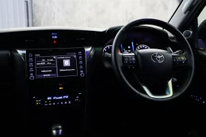 Toyota FORTUNER 2.4 V 2WD 2022 [IFJJ]