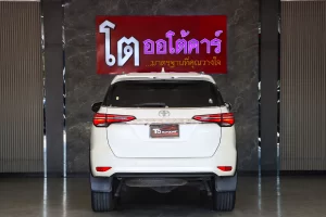 Toyota FORTUNER 2.4 V 2WD 2022 [IFJJ]