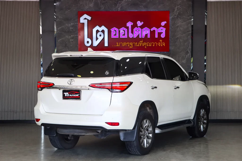 Toyota FORTUNER 2.4 V 2WD 2022 [IFJJ]