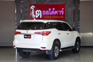 Toyota FORTUNER 2.4 V 2WD 2022 [IFJJ]