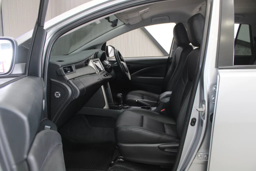 Toyota Innova 2.0 Entry MNC 2021 [GDBC]