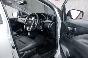 Toyota Innova 2.0 Entry MNC 2021 [GDBC]