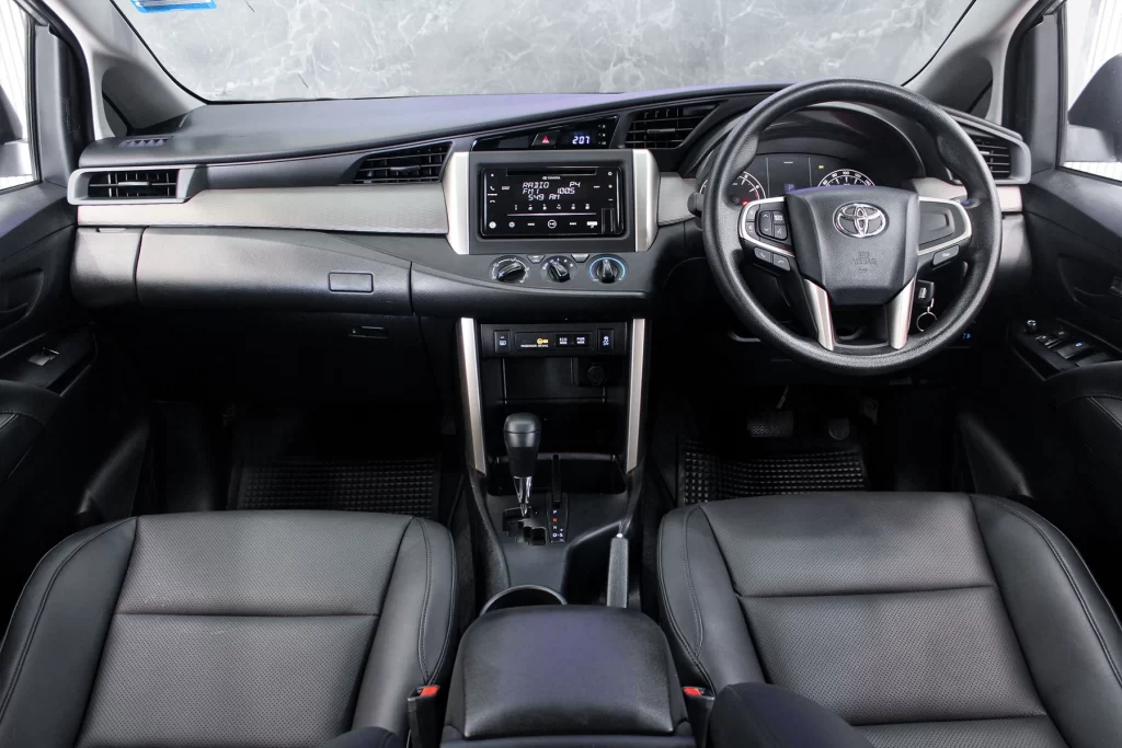 Toyota Innova 2.0 Entry MNC 2021 [GDBC]