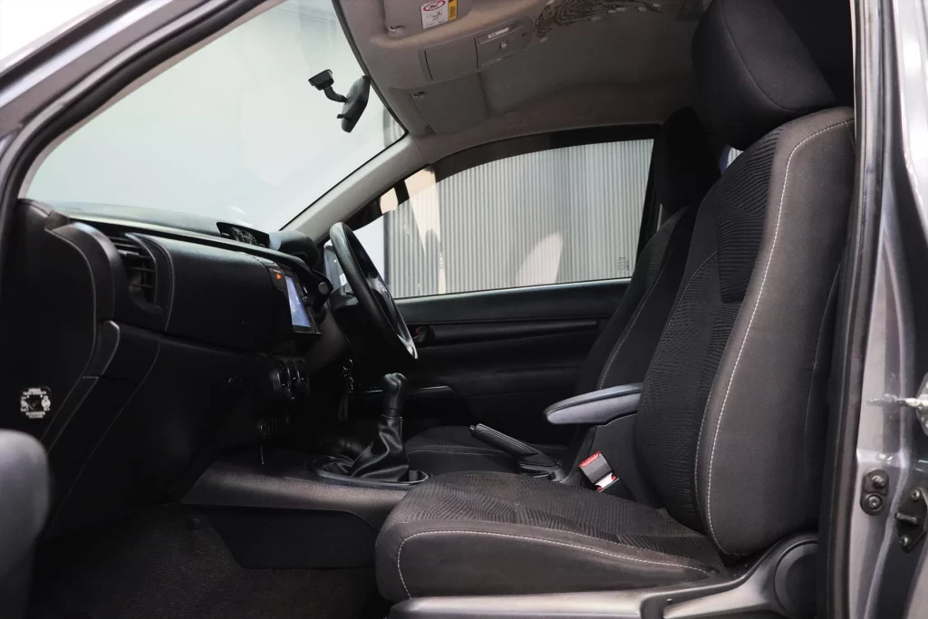 Toyota Revo 2.4 Entry Smart Cab Z Edition 2022 [IIBA]