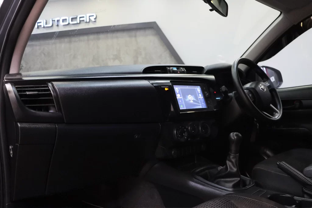 Toyota Revo 2.4 Entry Smart Cab Z Edition 2022 [IIBA]