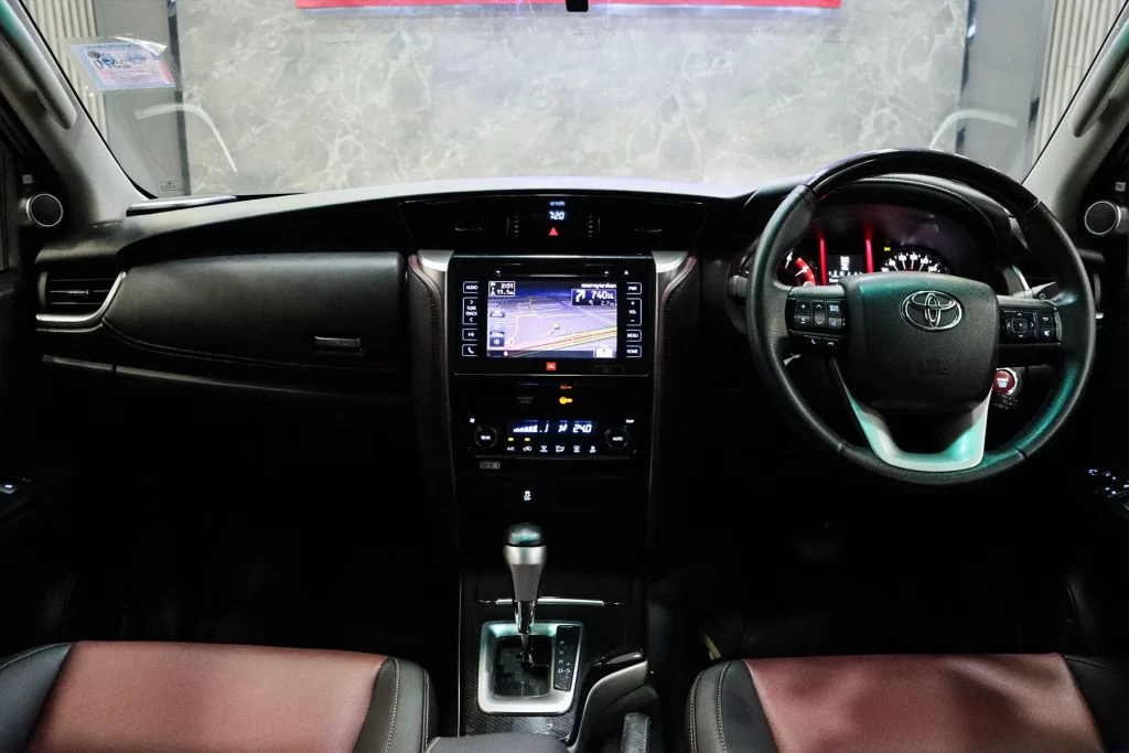 Toyota Fortuner 2.8 TRD 2WD MNC 2017 [ABHB]