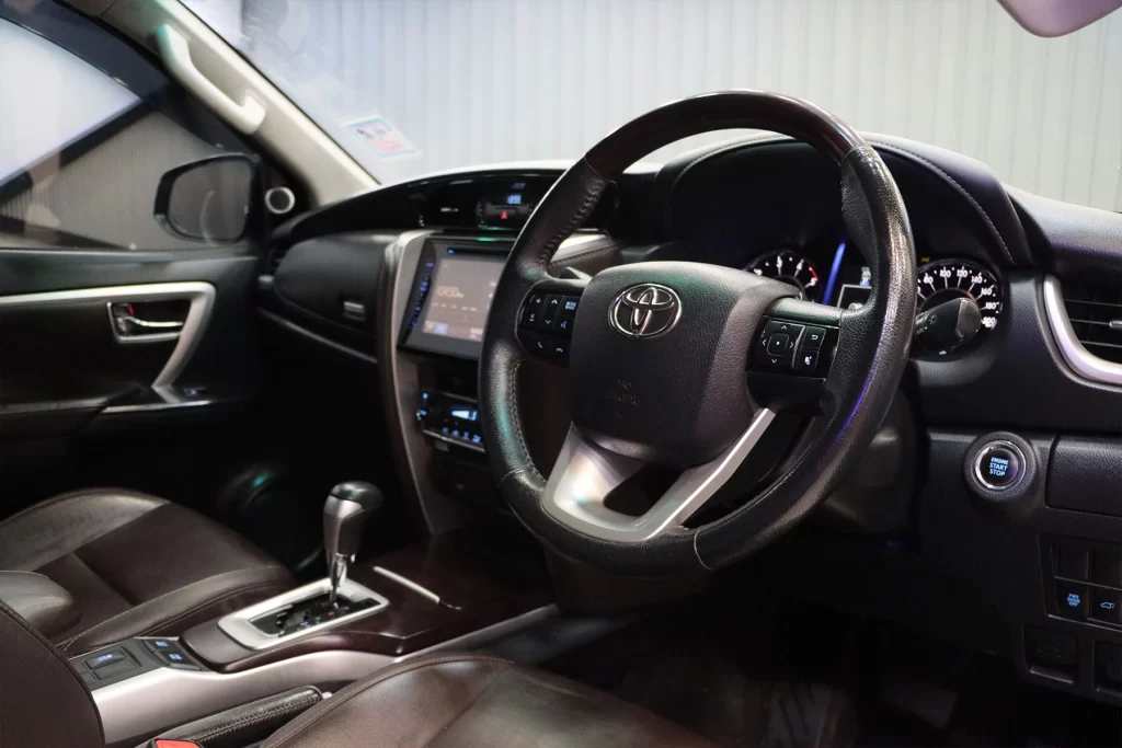 Toyota Fortuner 2.4 V 2WD MNC 2019 [HJIF]