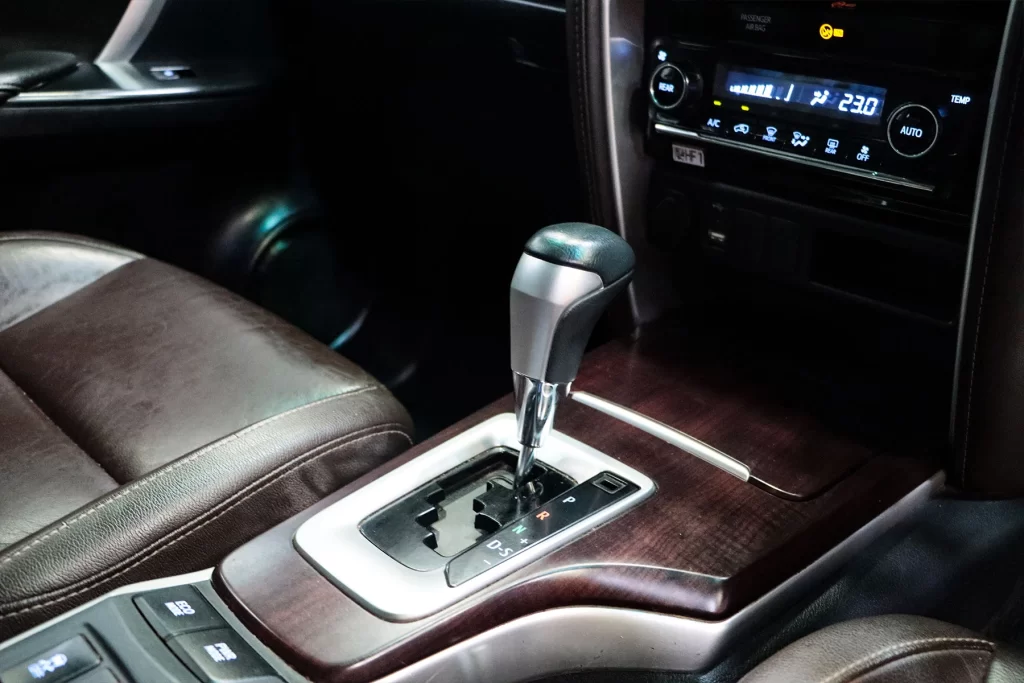 Toyota Fortuner 2.4 V 2WD MNC 2019 [HJIF]