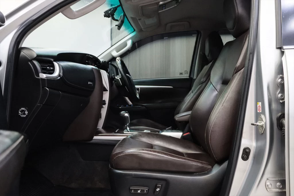 Toyota Fortuner 2.4 V 2WD MNC 2019 [HJIF]