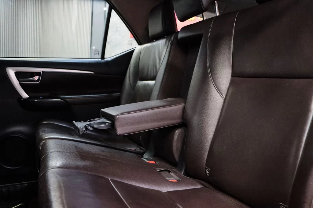 Toyota Fortuner 2.4 V 2WD MNC 2019 [HJIF]