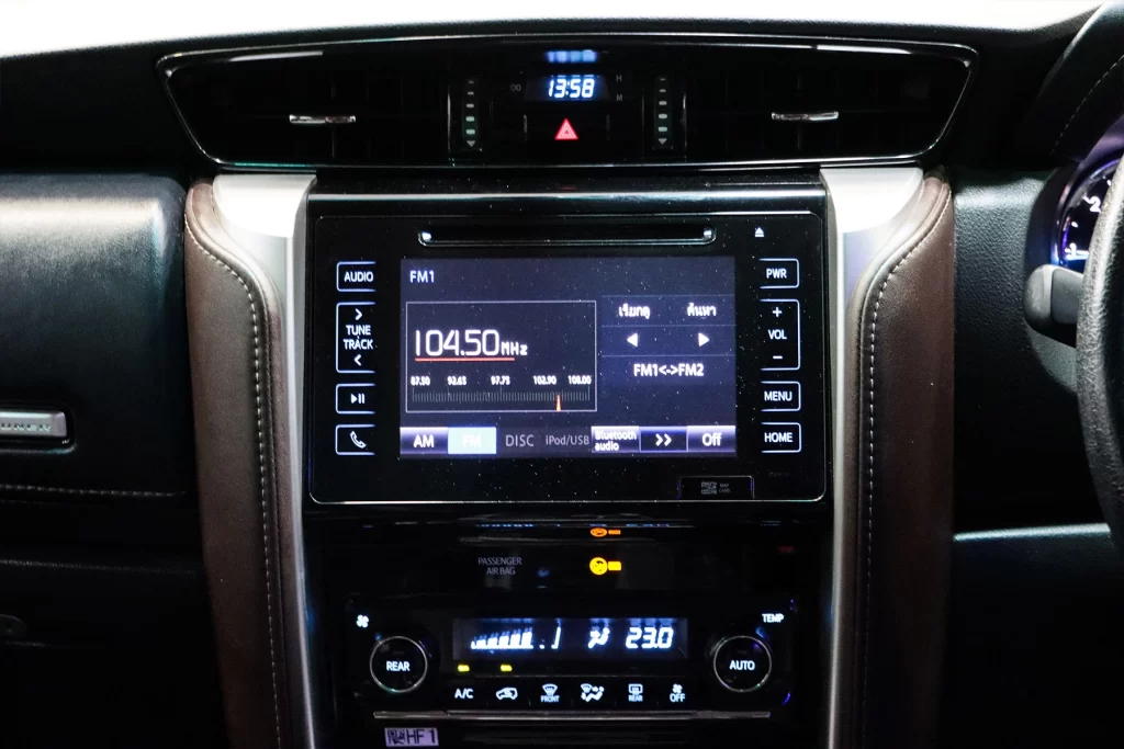 Toyota Fortuner 2.4 V 2WD MNC 2019 [HJIF]